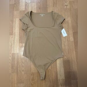 Calvin Klein Jeans Women’s Square Neck Short Sleeve DoubleLayer Bodysuit Size L